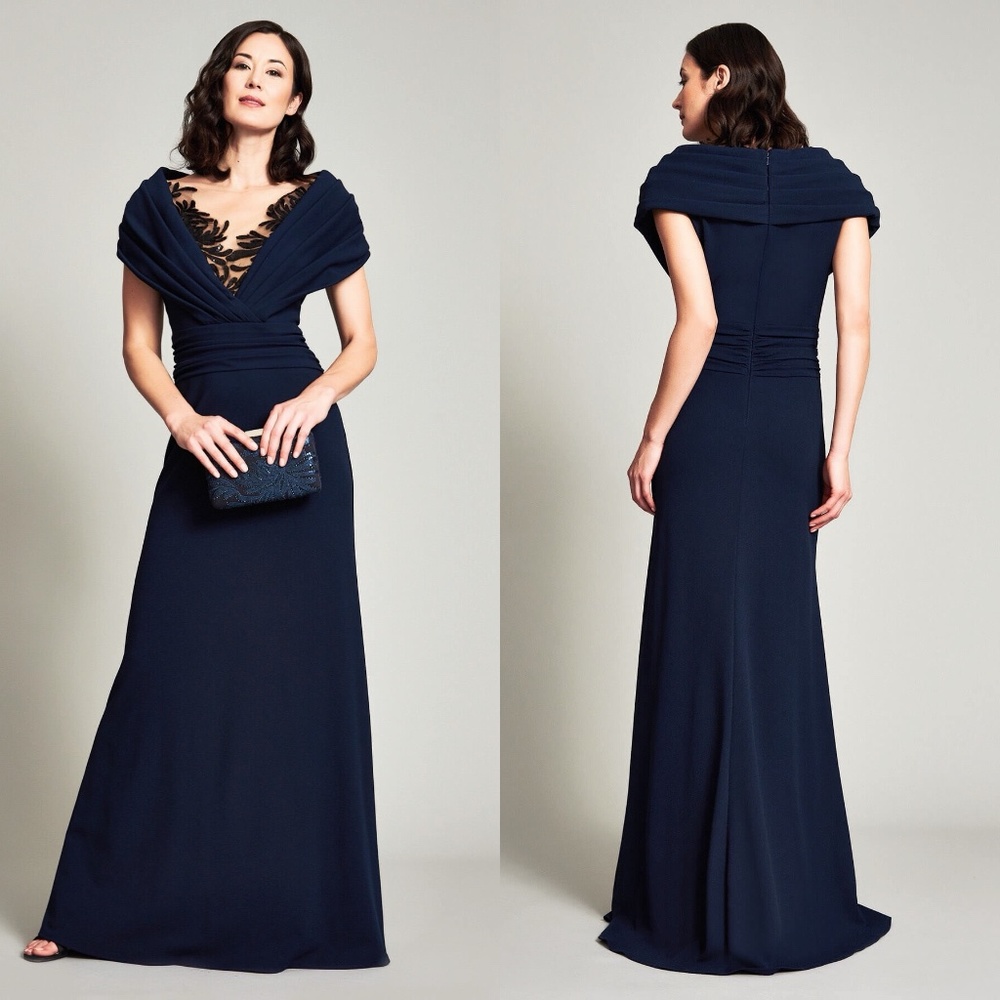 Tadashi shoji portrait pleated detail collar gown FINAL PRICE NO OFFERS - Picture 4 of 9